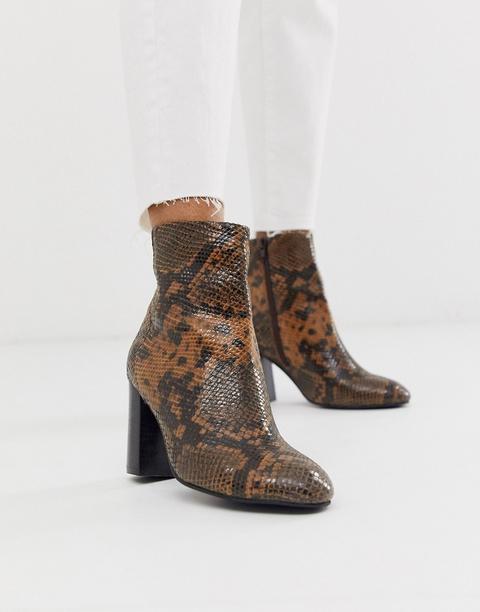 Botas De Tacón Cuadrado De Cuero De Efecto Serpiente Rescue De Asos Design-marrón