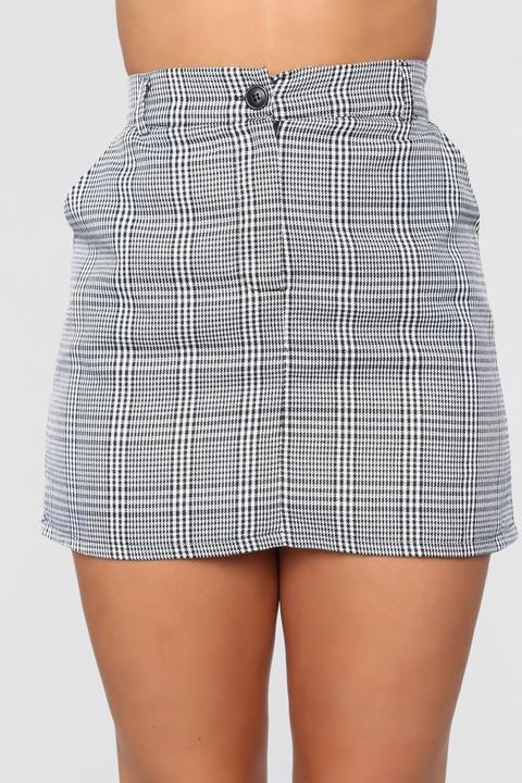 plaid skirt black and white