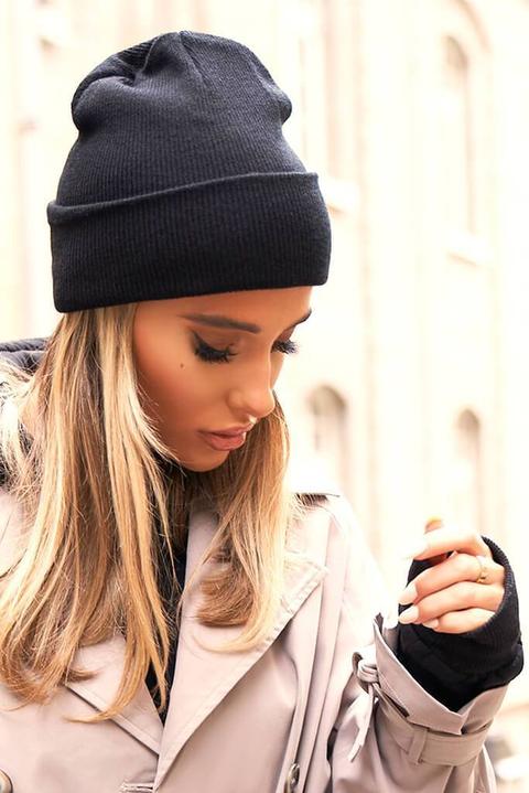 Black Basic Ribbed Beanie