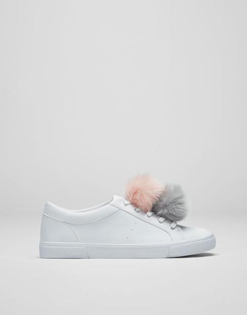 pull and bear white shoes