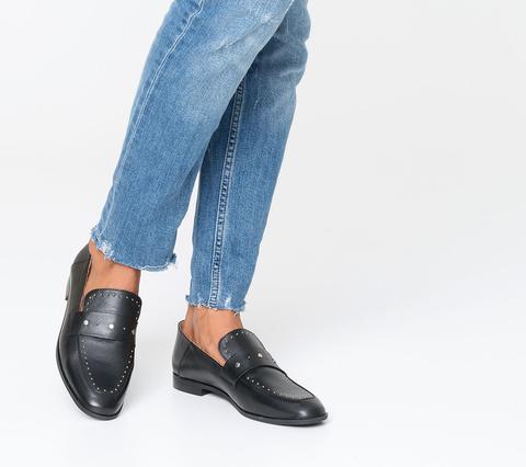 Mocassin Noir En Cuir Cloué