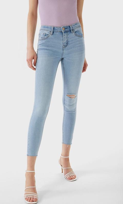 Stradivarius Jeans A Vita Bassa Con Strappi Femminile Jeans 44 from  Stradivarius on 21 Buttons