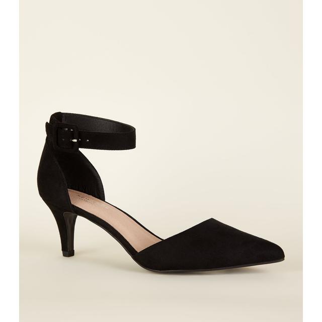 black pointed court shoes