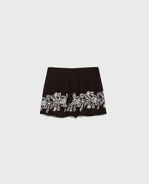 Shorts Ricamo Floreale