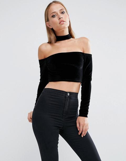 Top De Terciopelo Con Hombros Al Descubierto Y Detalle De Gargantilla De Asos