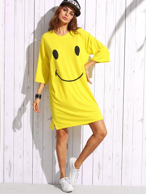 Vestito T-shirt Larga Stampa Viso Sorridente Con Spalle Cascante - Giallo