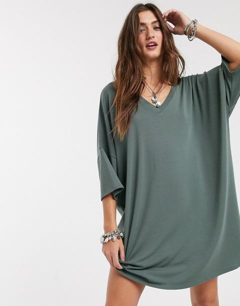 Vestido Estilo Camiseta Extragrande Con Cuello De Pico En Gris Caqui De Asos Design