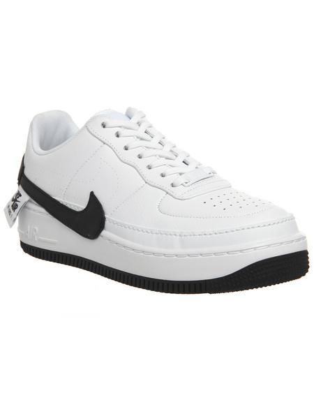 nike jesters black and white