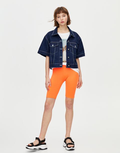 Pantalón Ciclista Colores Flúor de Pull and Bear en 21 Buttons