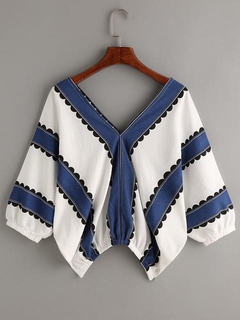 Blusa Con Scollo A V E Fantasia A Righe Di Colore Ondulate