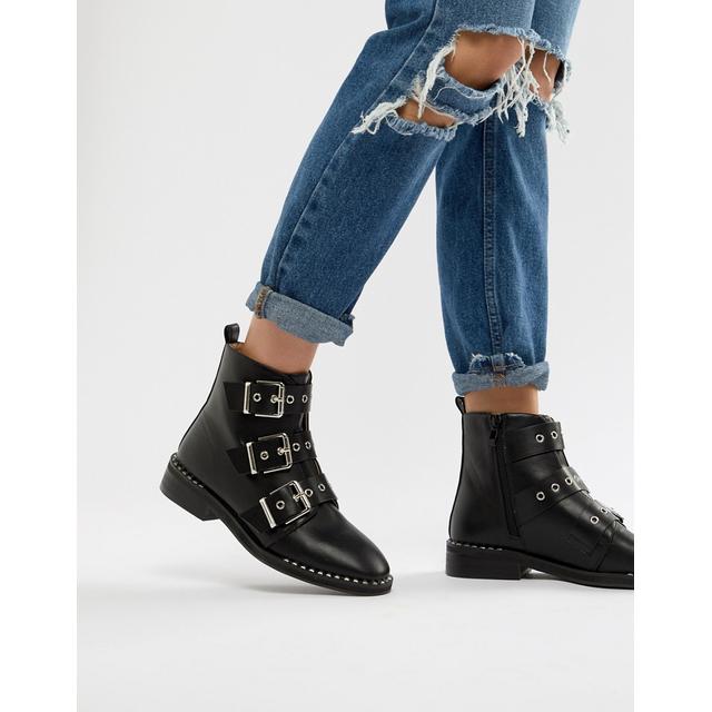 Botas Planas Con Detalle Hebilla Y Tachuelas Jack Black De Raid from ASOS  on 21 Buttons