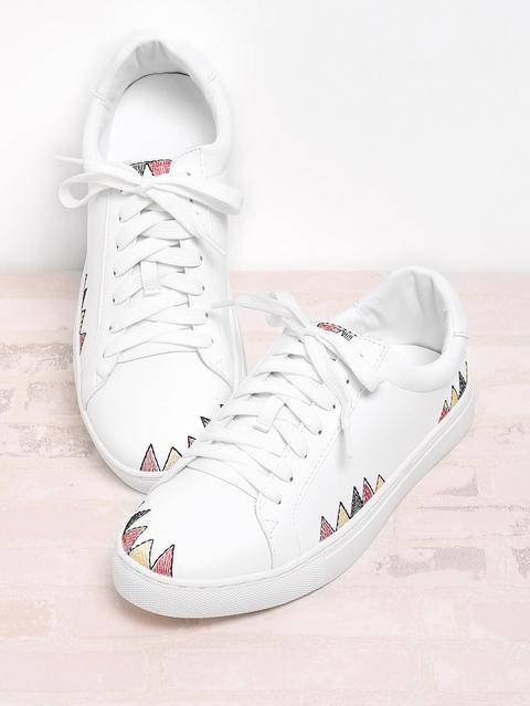 Embroidery Detail Round Toe Lace Up Sneakers