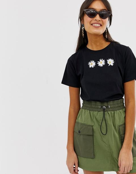 New Look Daisy Print T-shirt In Black