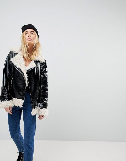 Asos – Biker-jacke Aus Vinyl In Gebrochener Optik Mit Lockigem Borg-futter