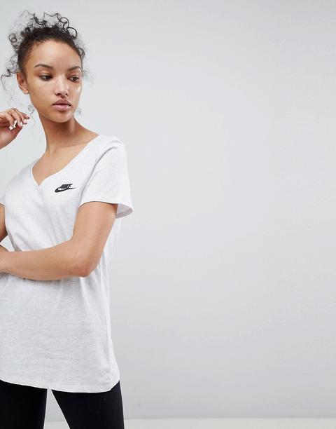 white nike v neck t shirt