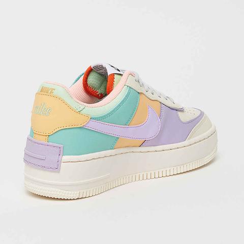 Recyclen Wiskunde Verloren hart Wmns Air Force 1 Shadow Pale Ivory/celestial Gold/tropical Twist from  Snipes on 21 Buttons