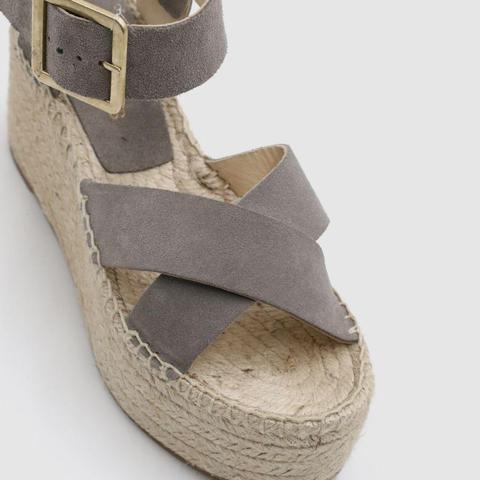 Kailua Stone from Alohas Sandals on 21 Buttons