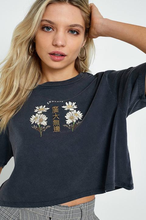 Uo Vertical Embroidered Japanese Text T-shirt - Womens L