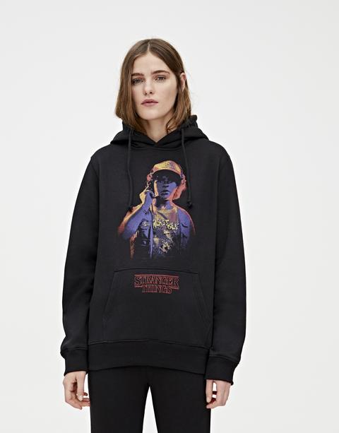 Sudadera Stranger Things Dustin from Pull and Bear on 21