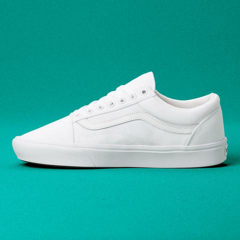comfycush old skool shoes white