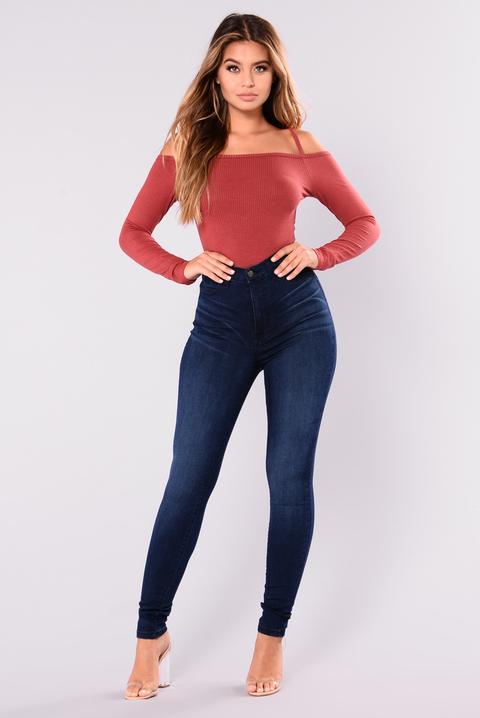 high waisted skinny jeans outfit