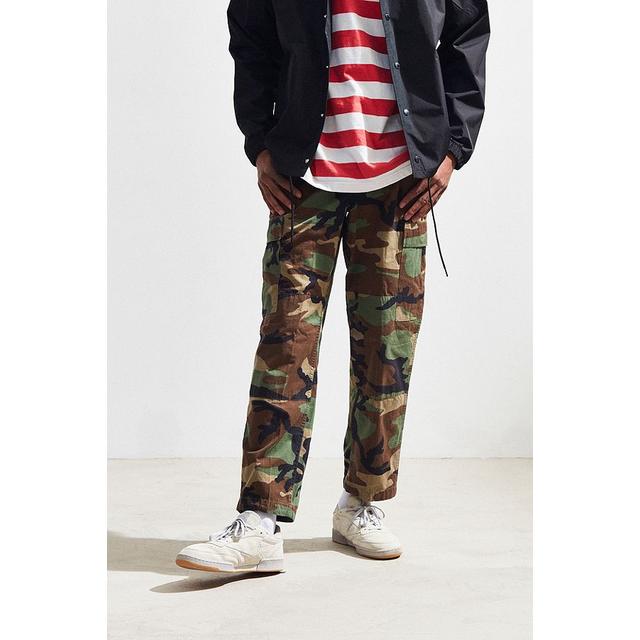urban outfitters camo cargo pants