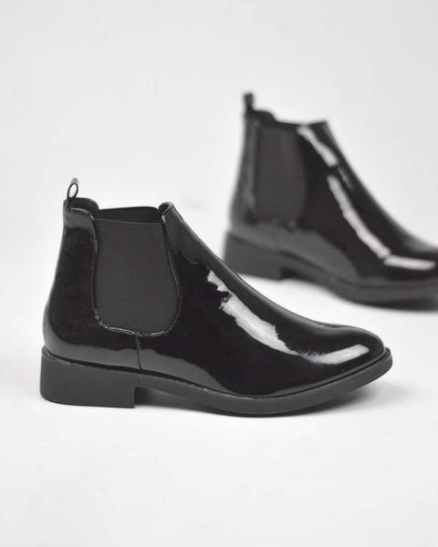 Karla - Chelsea Boots In Black Glassy