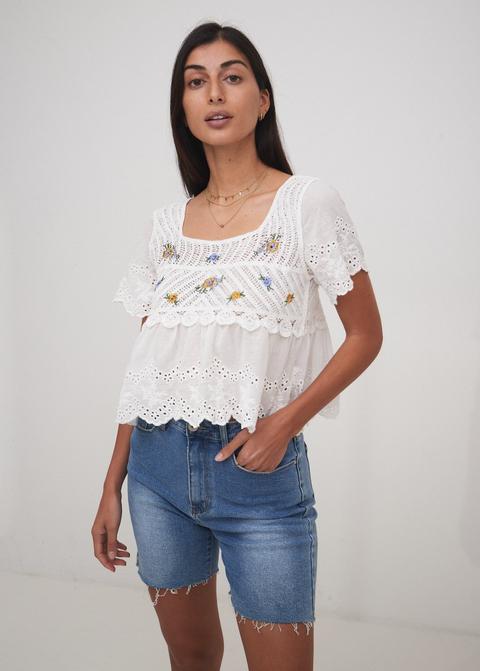 Top Crochet Bajo Bordado Flores Blanco