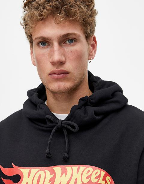 Felpa Hot Wheels Nera from Pull and Bear on 21 Buttons