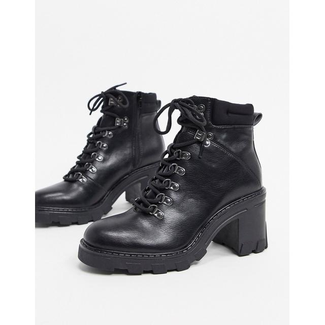 dr martens stradivarius