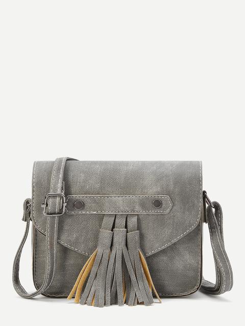 Bolso Con Solapa De Cuero Sintético Ribete Con Flecos - Gris